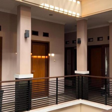 Hens Guesthouse Syariah Gadobangkong Eksteriør billede
