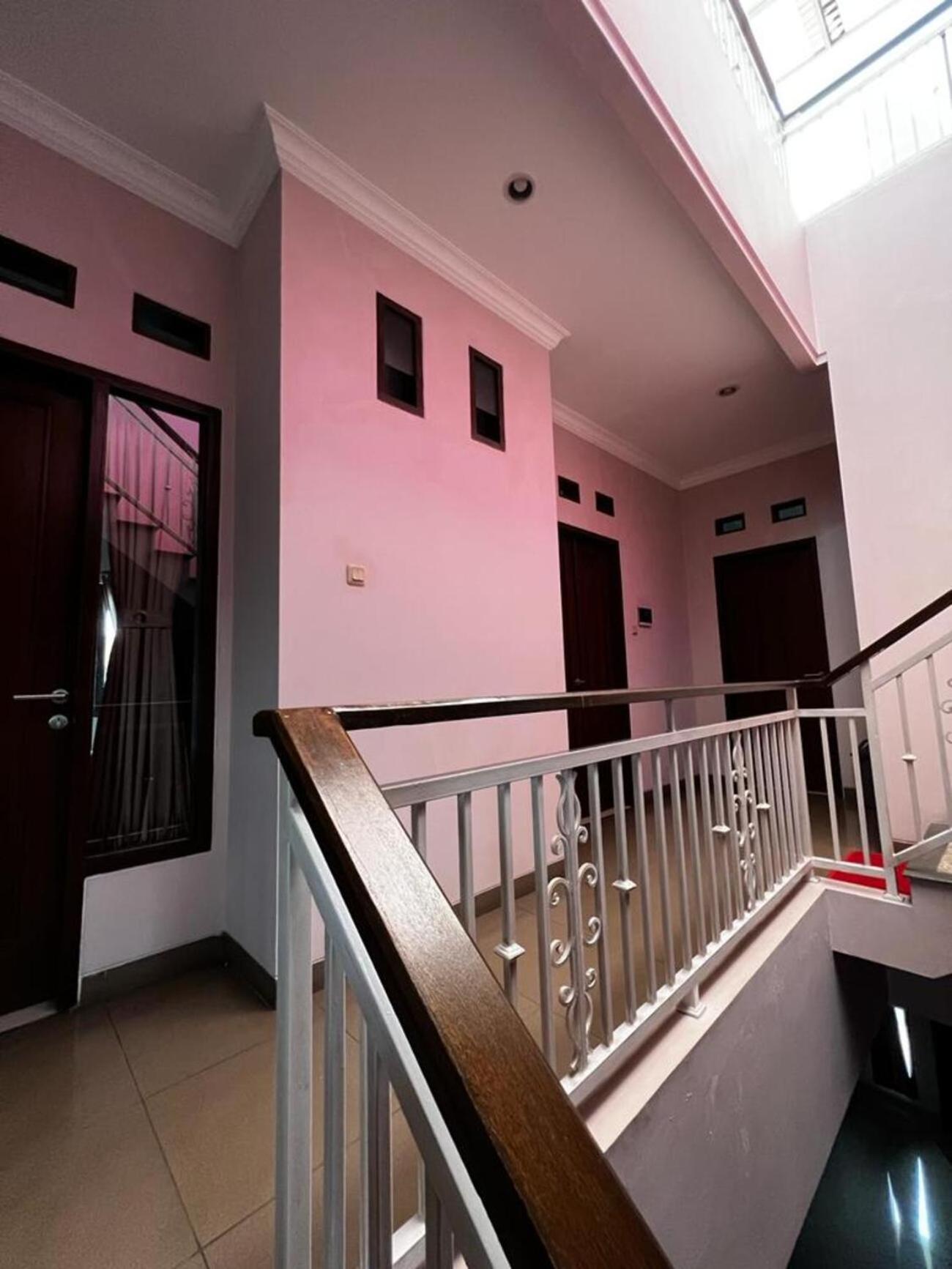Hens Guesthouse Syariah Gadobangkong Eksteriør billede